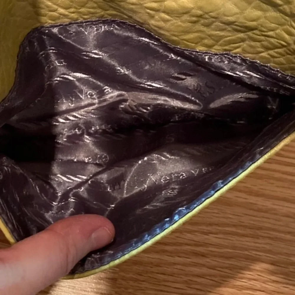 Simply‎ Vera Vera Wang lime foldover clutch wallet